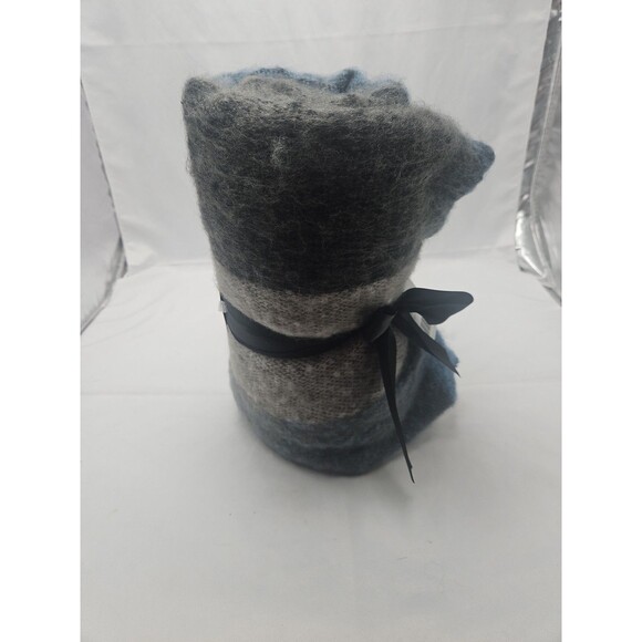 Plaid Igloos Womens Shawl (Blue/Gray/Black) - Picture 9 of 11